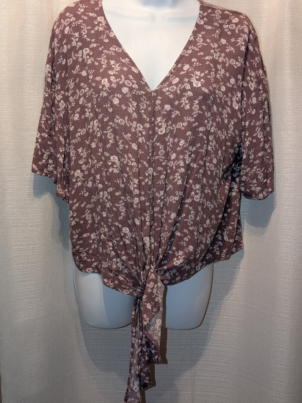 Tie-Front V-Neck Floral Blouse in Mauve